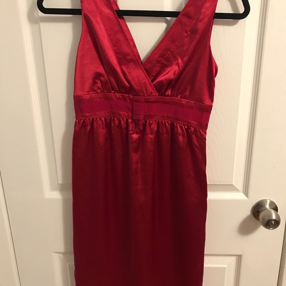 Daniel’s red dress - Picture 3 of 3
